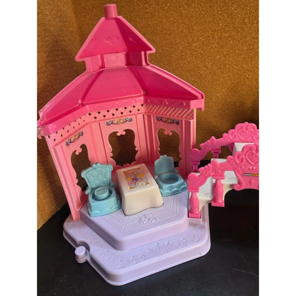 Fisher-Price Little People Disney Princess Songs Palace Gazebo Bridge Garden Set